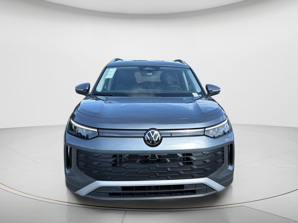 New 2026 Platinum Gray Metallic Volkswagen 2.0T SE image 3