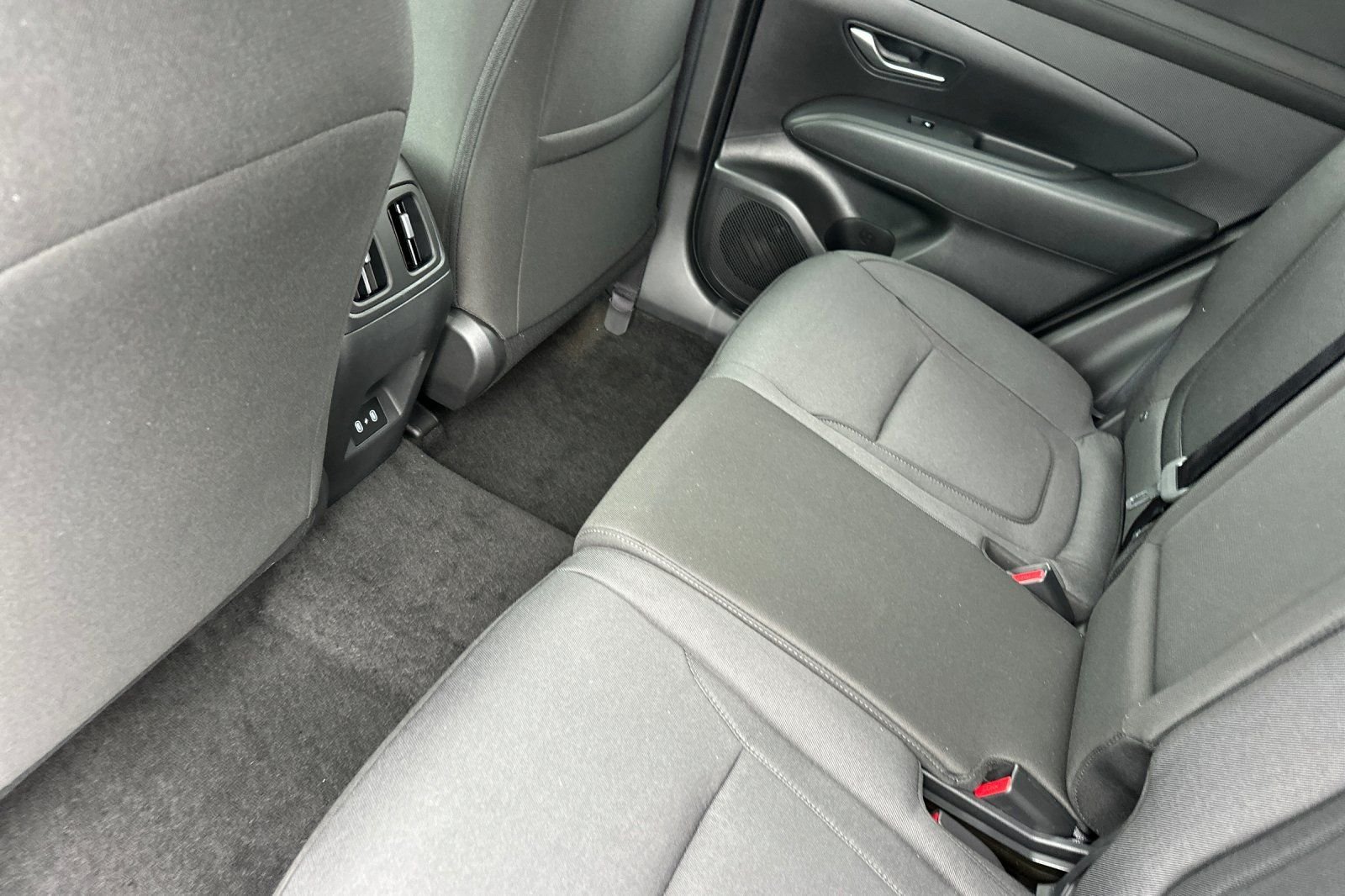 2025 Hyundai Tucson SEL - Photo 11