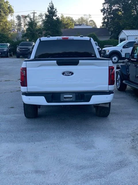 Used 2025 Oxford White Ford XLT image 6