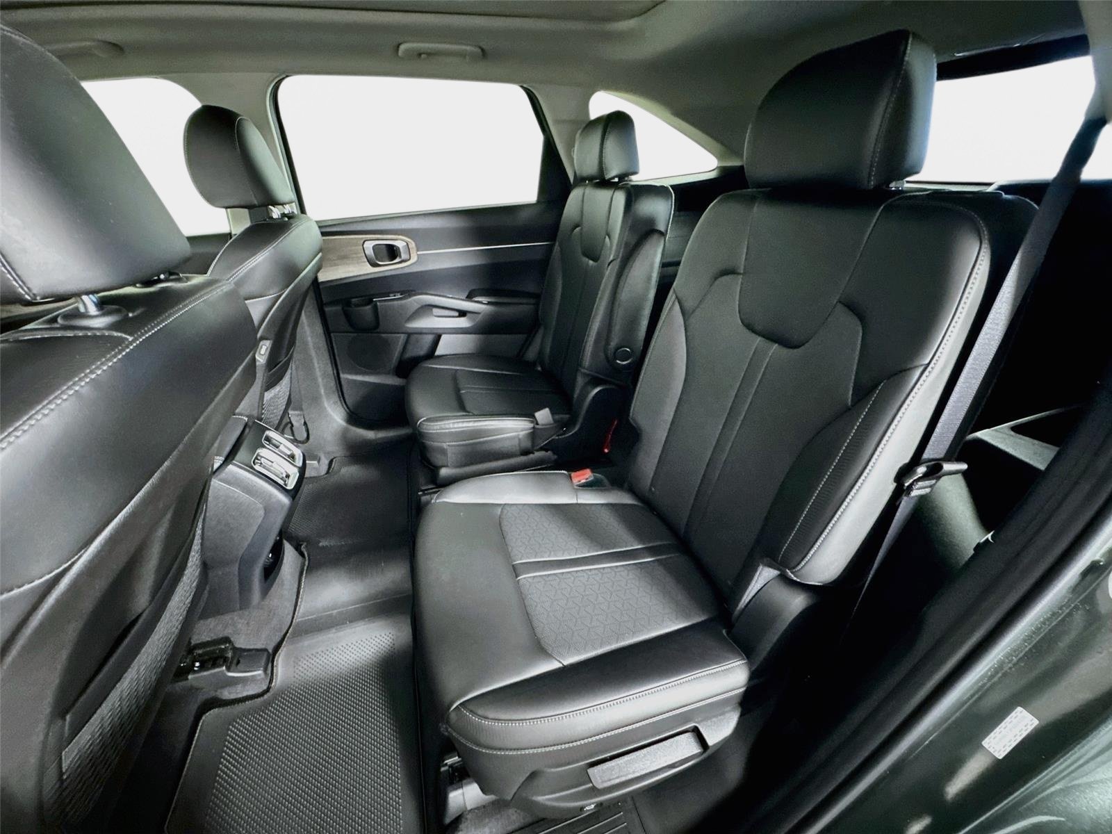 Used 2023 Aruba Green Kia X-Line EX image 23