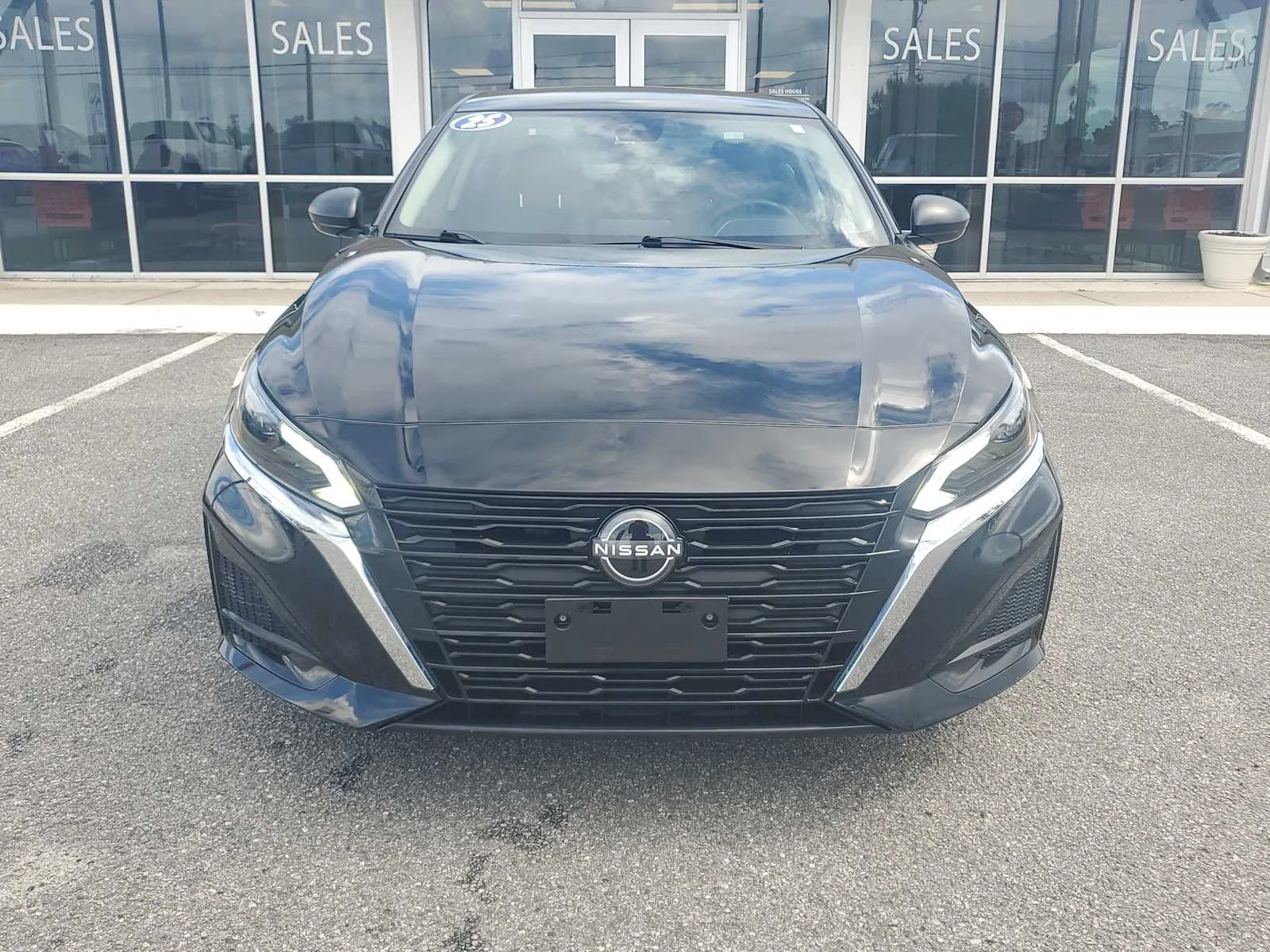 Used 2025 Black Nissan SV image 3