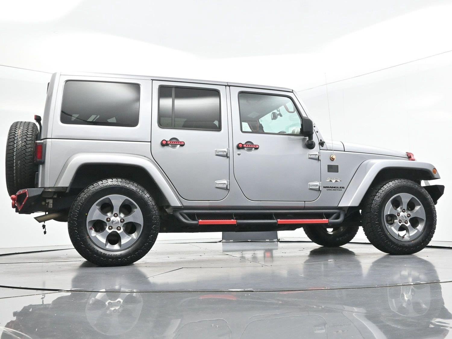Used 2017 Billet Silver Metallic Clearcoat Jeep Sahara image 55