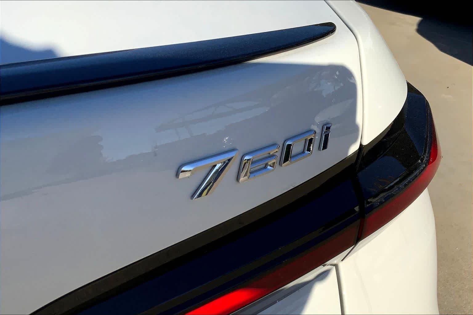 2025 BMW 7 Series 760i - Photo 15