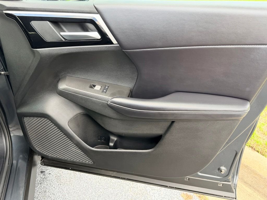 Used 2024 Blue Mitsubishi SE image 10