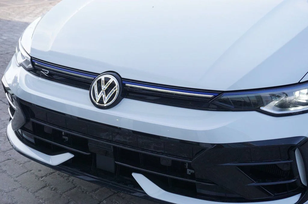 New 2026 White/off-white Volkswagen 2.0T image 36