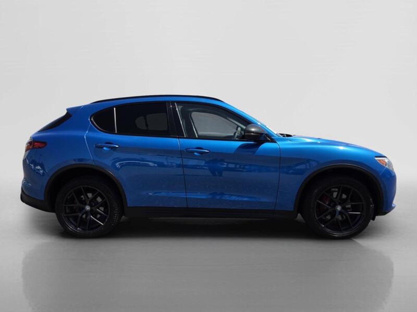 Used 2019 MISANO BLUE MET Alfa Romeo  image 6