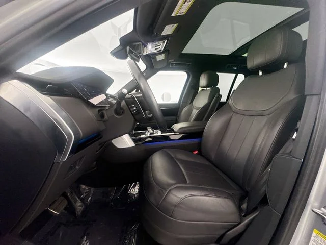 Used 2023 Silver Land Rover SE image 20