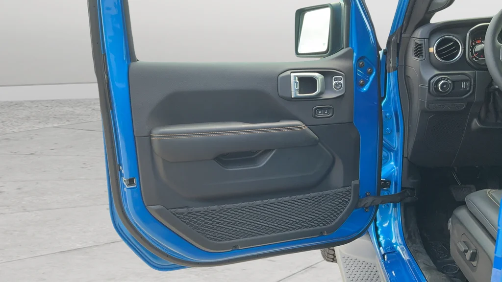 New 2026 Hydro Blue Pearl-Coat Exterior Paint Jeep Sahara image 18