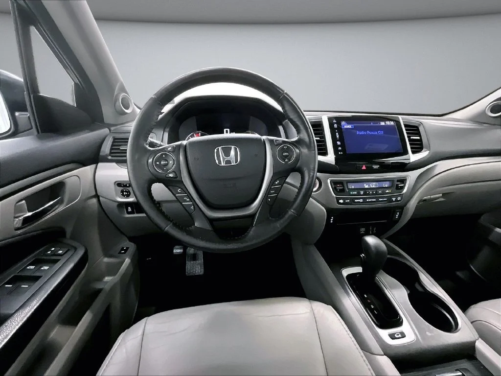 Used 2018 Blue Honda EX-L image 8