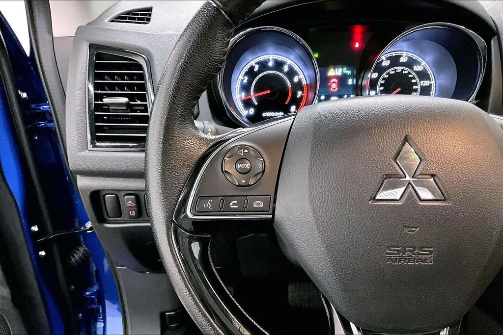 Used 2024 Blue Mitsubishi 2.0 SE image 11