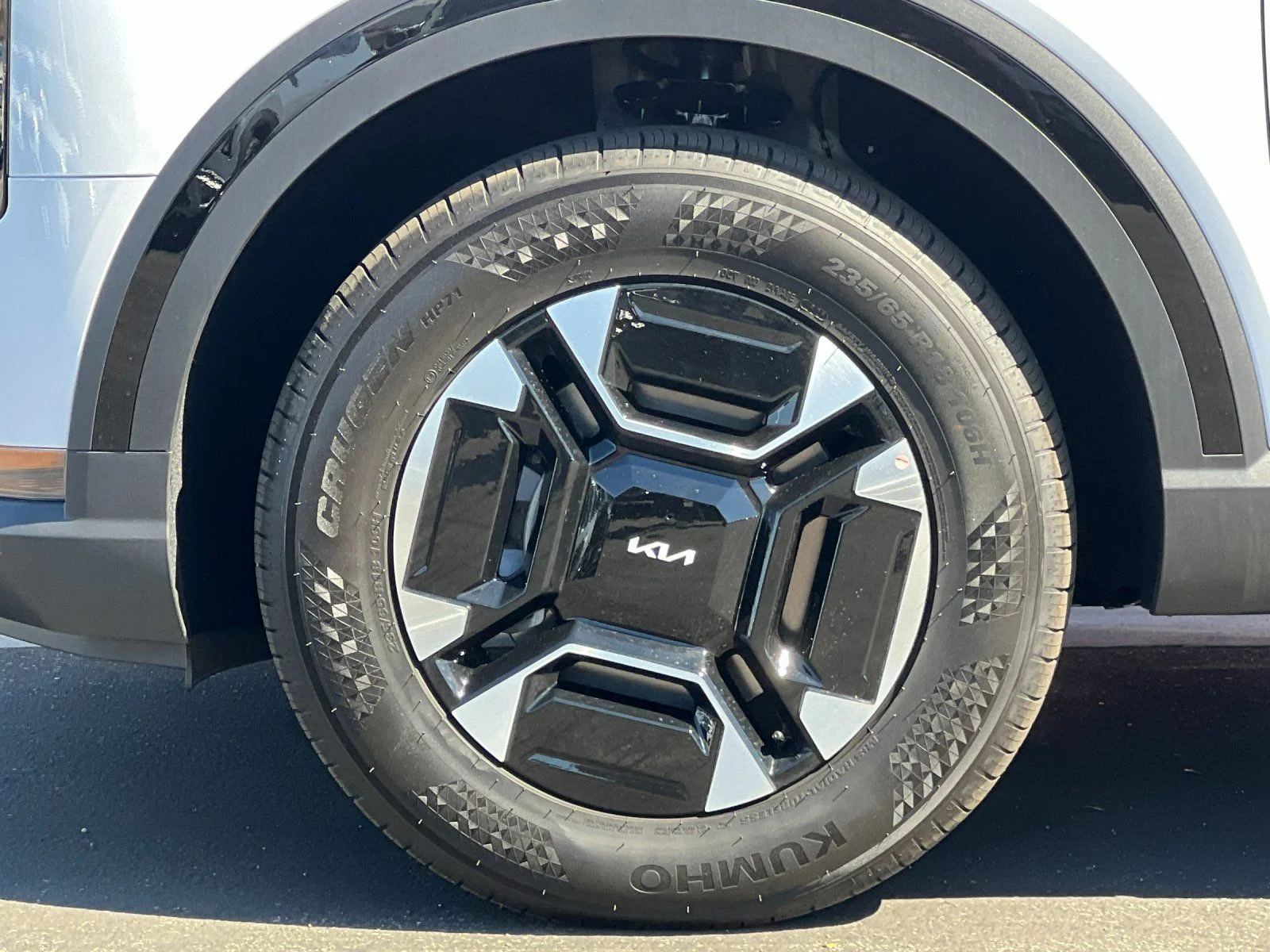 New 2027 White Kia EX image 33