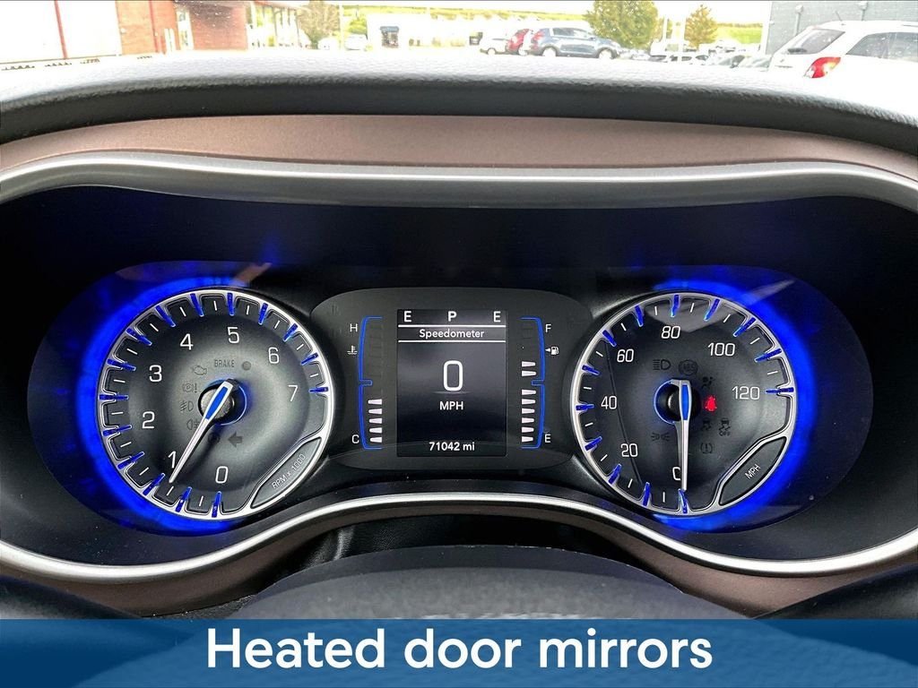 Used 2023 White Chrysler LX image 17