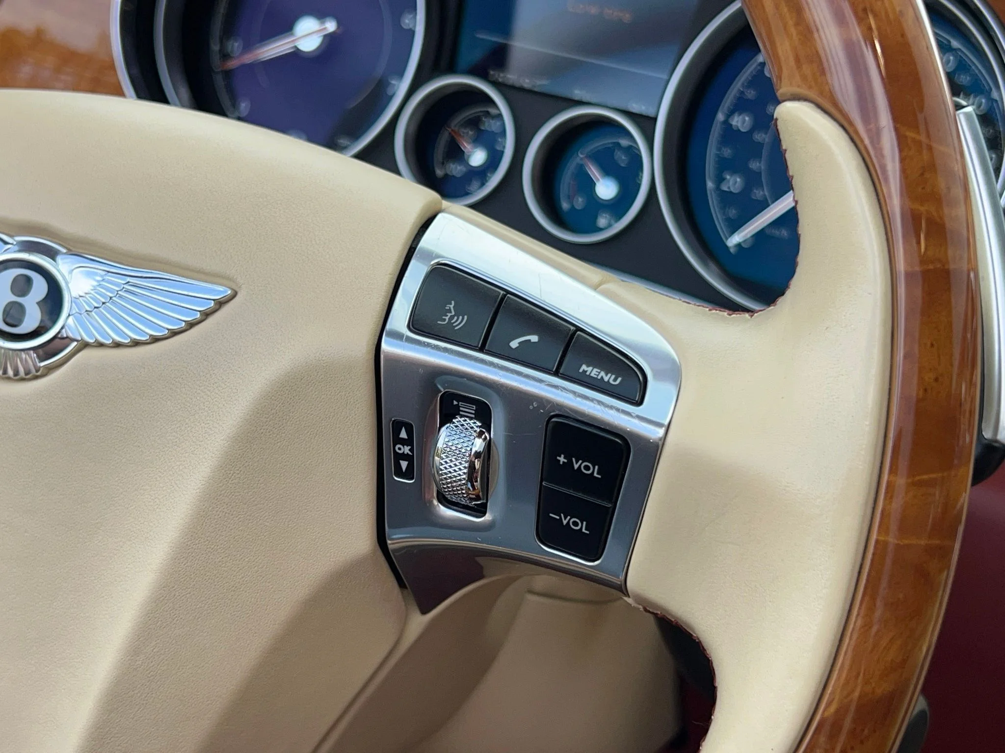 Used 2017 Gold Bentley W12 image 29