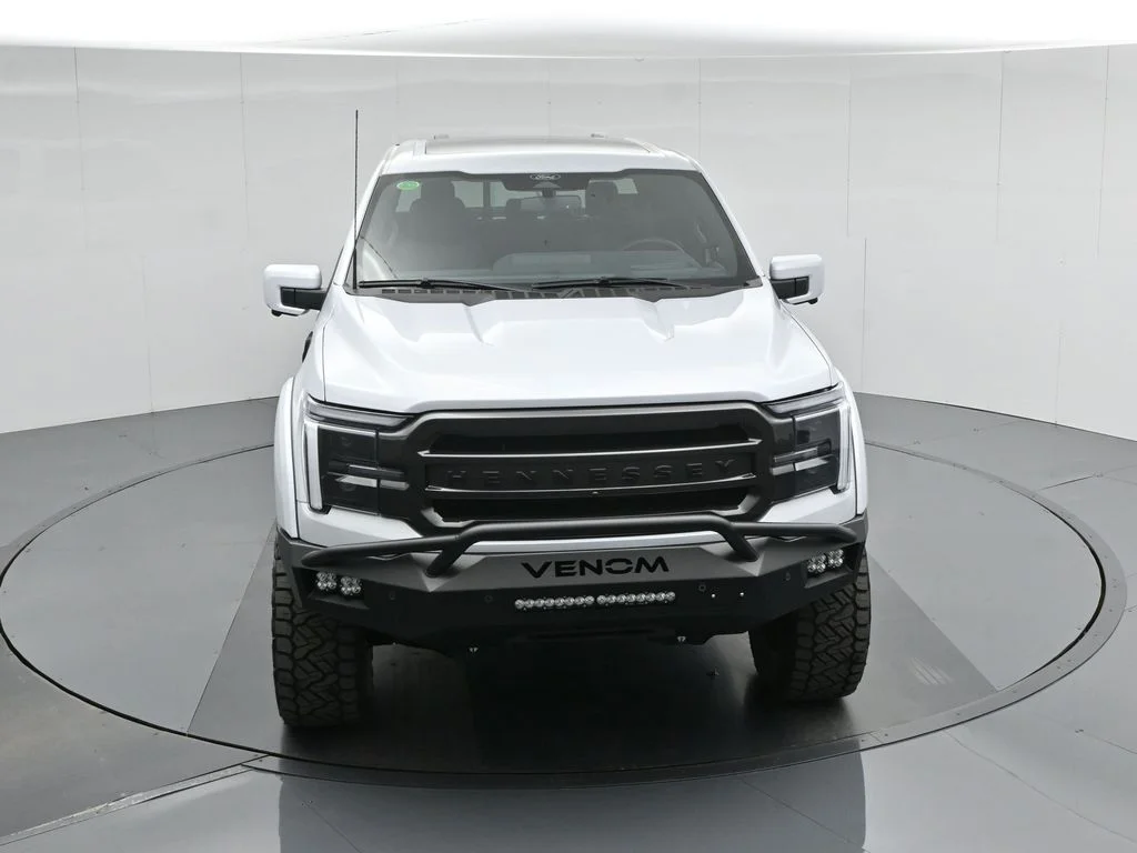 New 2025 Space White Metallic Ford Lariat image 40