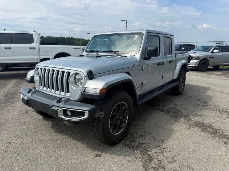 Used 2022 Silver Jeep Overland image 2