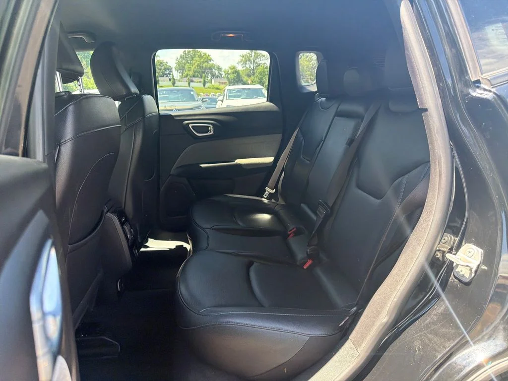 Used 2024 Black Jeep Latitude Lux image 28