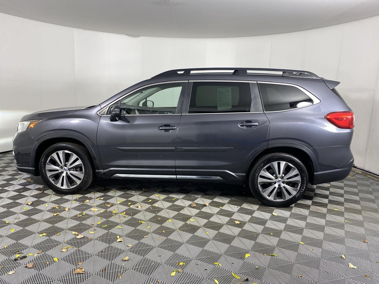 Used 2020 Magnetite Gray Metallic Subaru Limited image 4