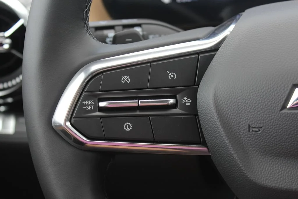 New 2026 Mosaic Black Metallic Chevrolet ACTIV image 20