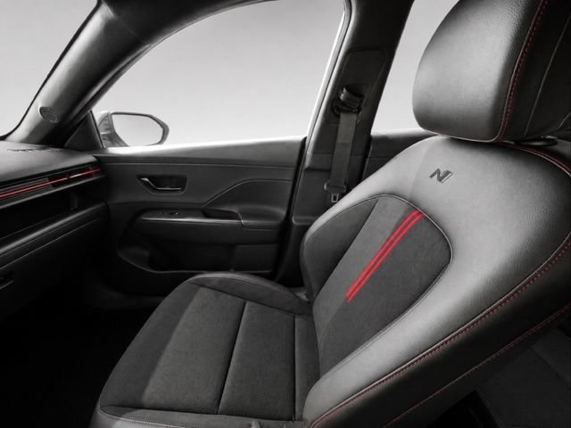 2025 Hyundai Kona N Line S - Photo 18