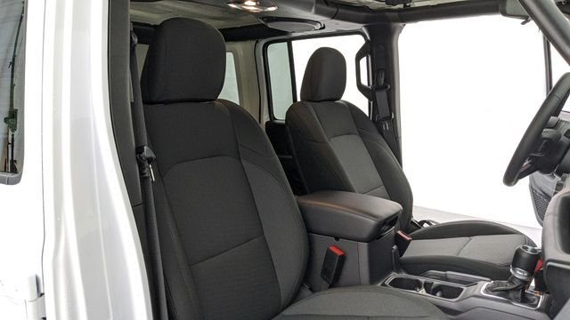Used 2021 White Jeep Unlimited Willys image 31