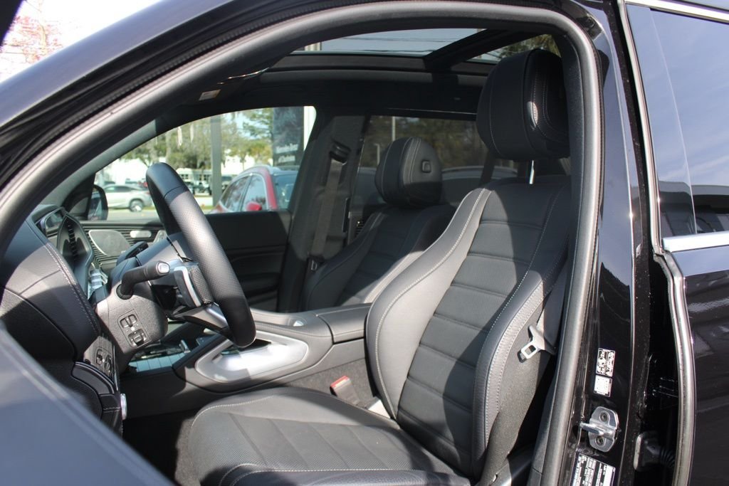 Certified Used 2025  Mercedes-Benz GLS 580 image 5