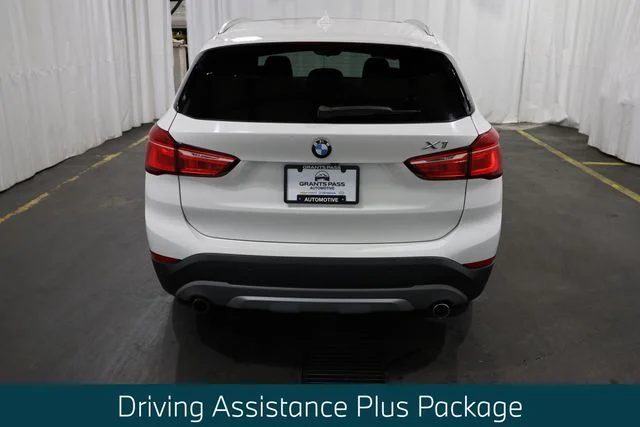 Used 2017 Alpine White BMW xDrive28i image 4