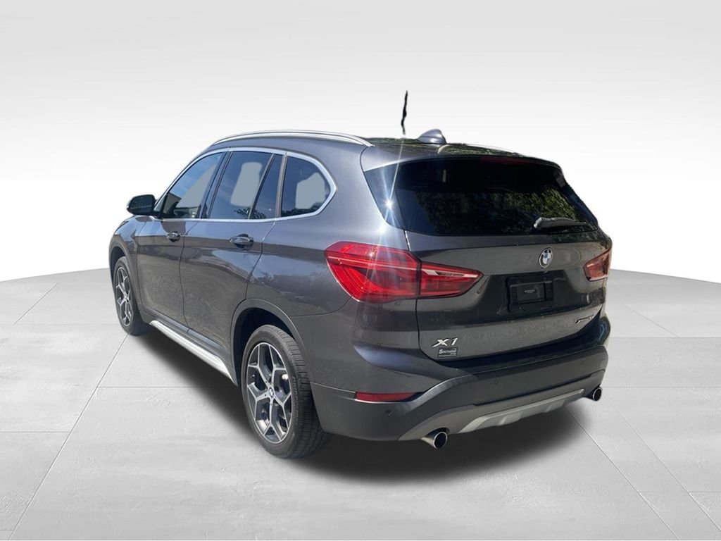 Used 2018  BMW xDrive28i image 3