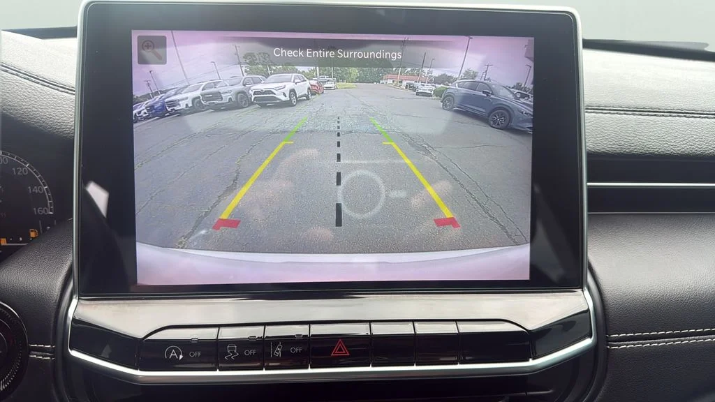 Used 2022 White Jeep High Altitude image 39