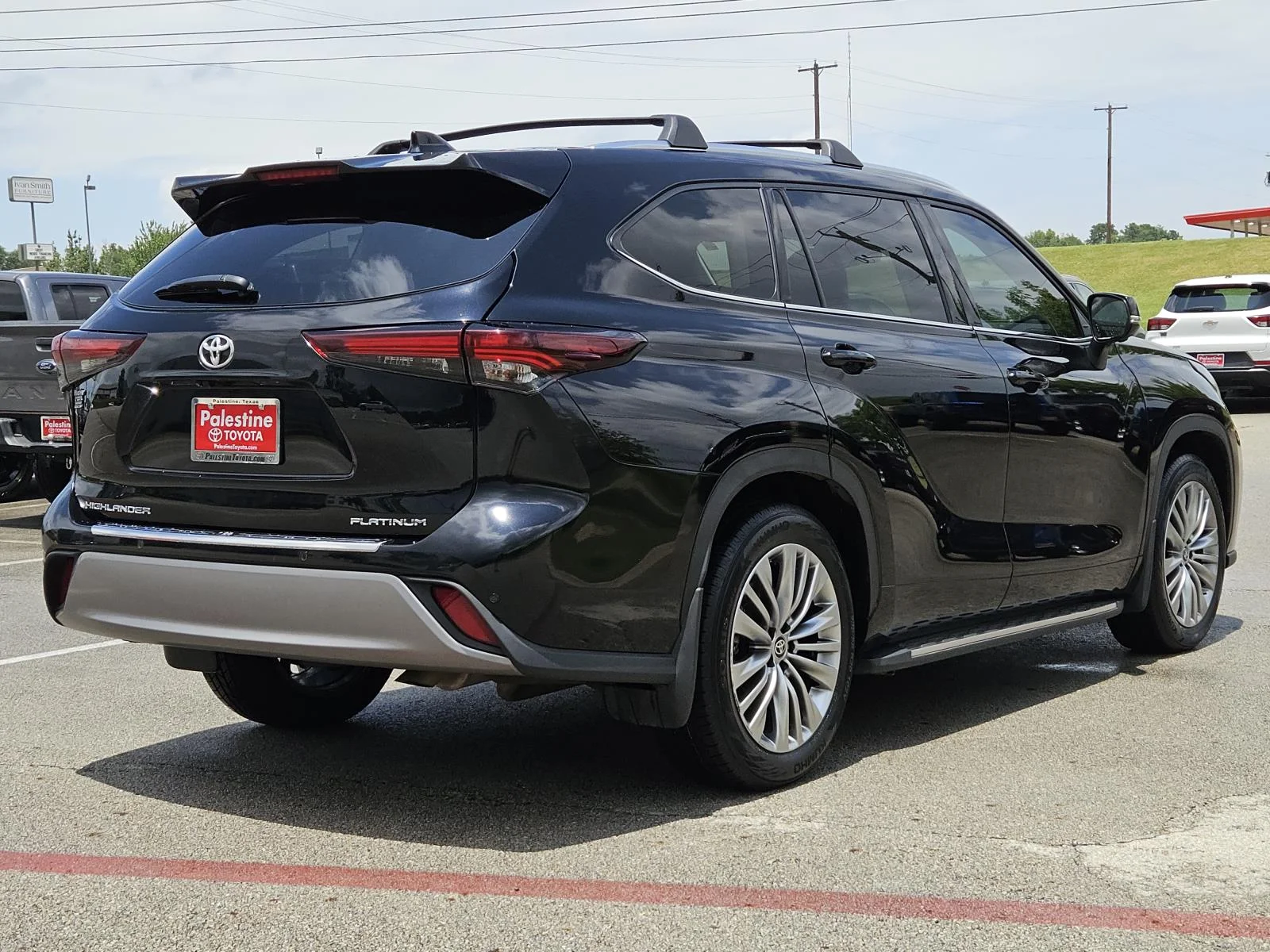 Used 2024 Black Toyota Platinum FWD (Natl) image 4