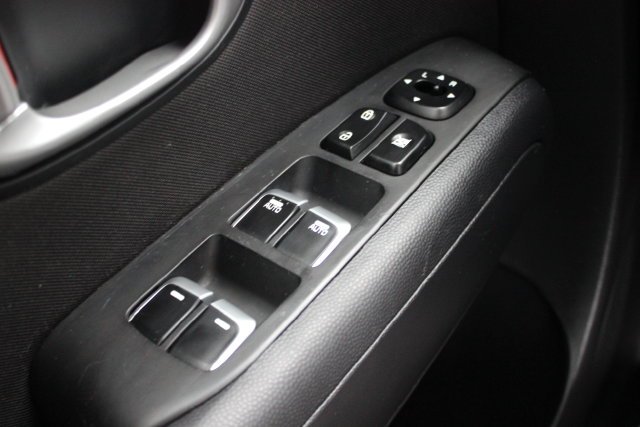 Used 2018 Green Kia Plus image 16