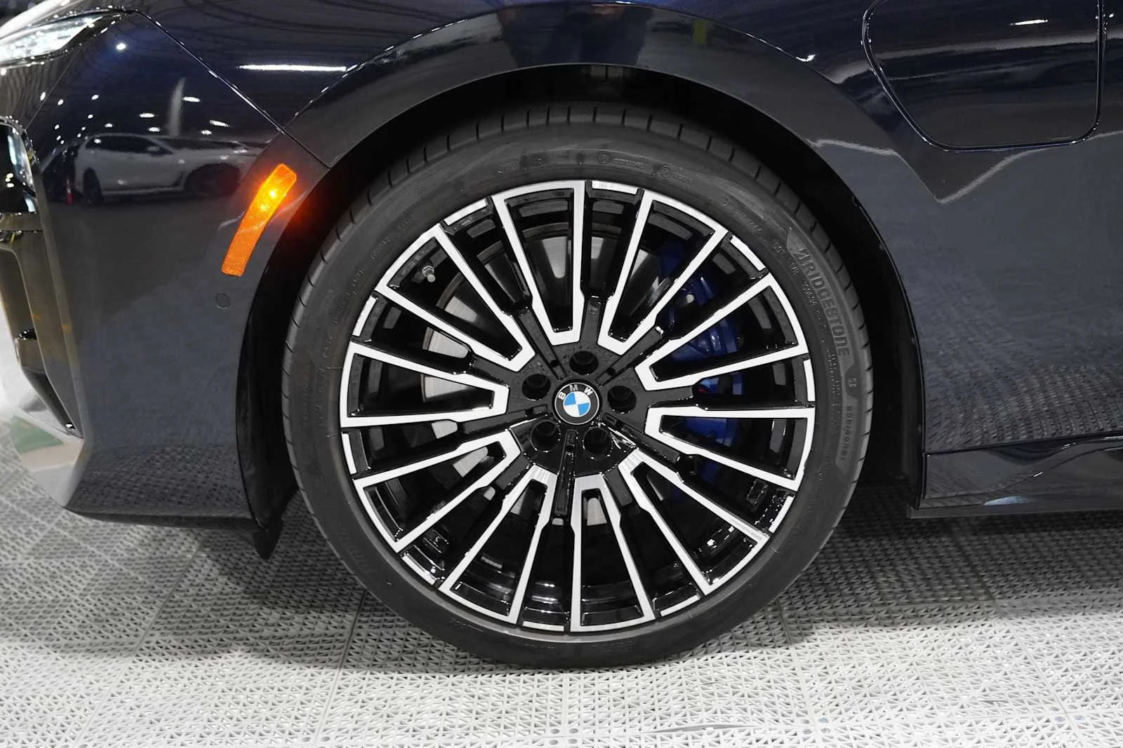 Used 2025 Carbon Black Metallic BMW 750e xDrive image 8