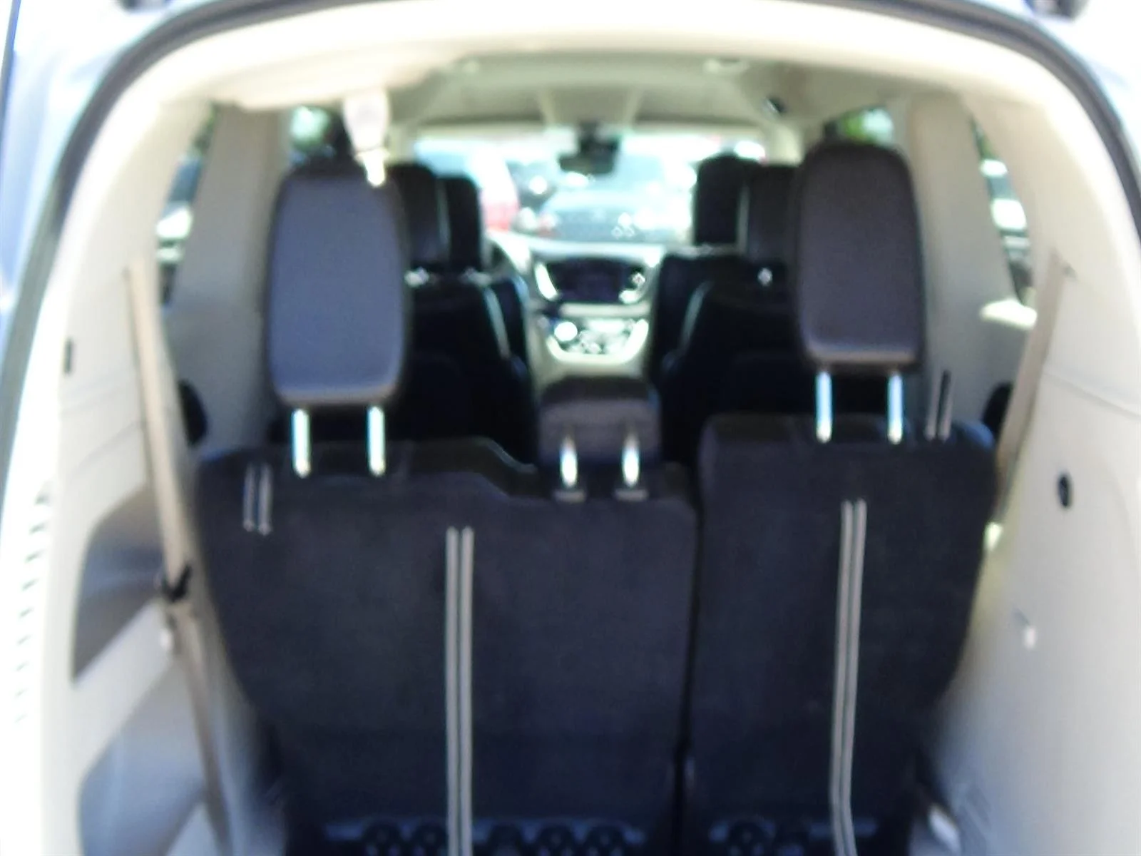 Certified Used 2024 Silver Mist Clear Coat (pse) Chrysler Touring L image 11