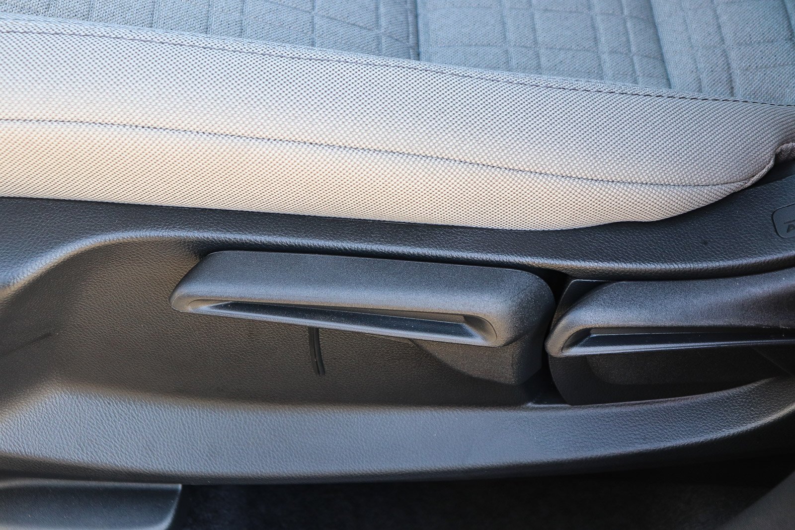 New 2027 Platinum White Pearl Honda LX image 24