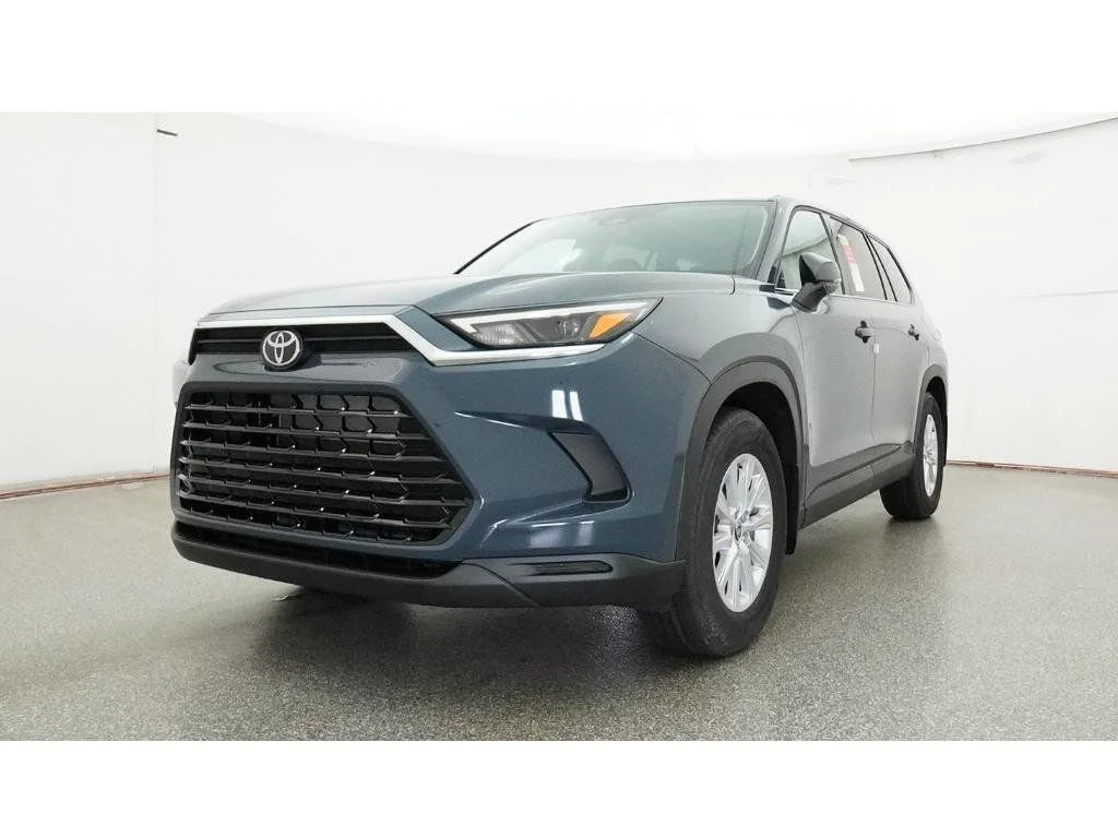 New 2026 White Toyota XLE image 39