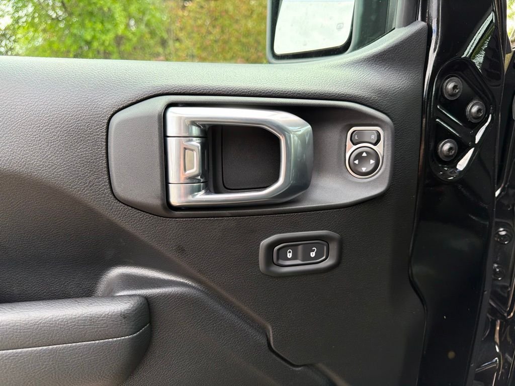 New 2026 Black Clear-Coat Exterior Paint Jeep Sport S image 12