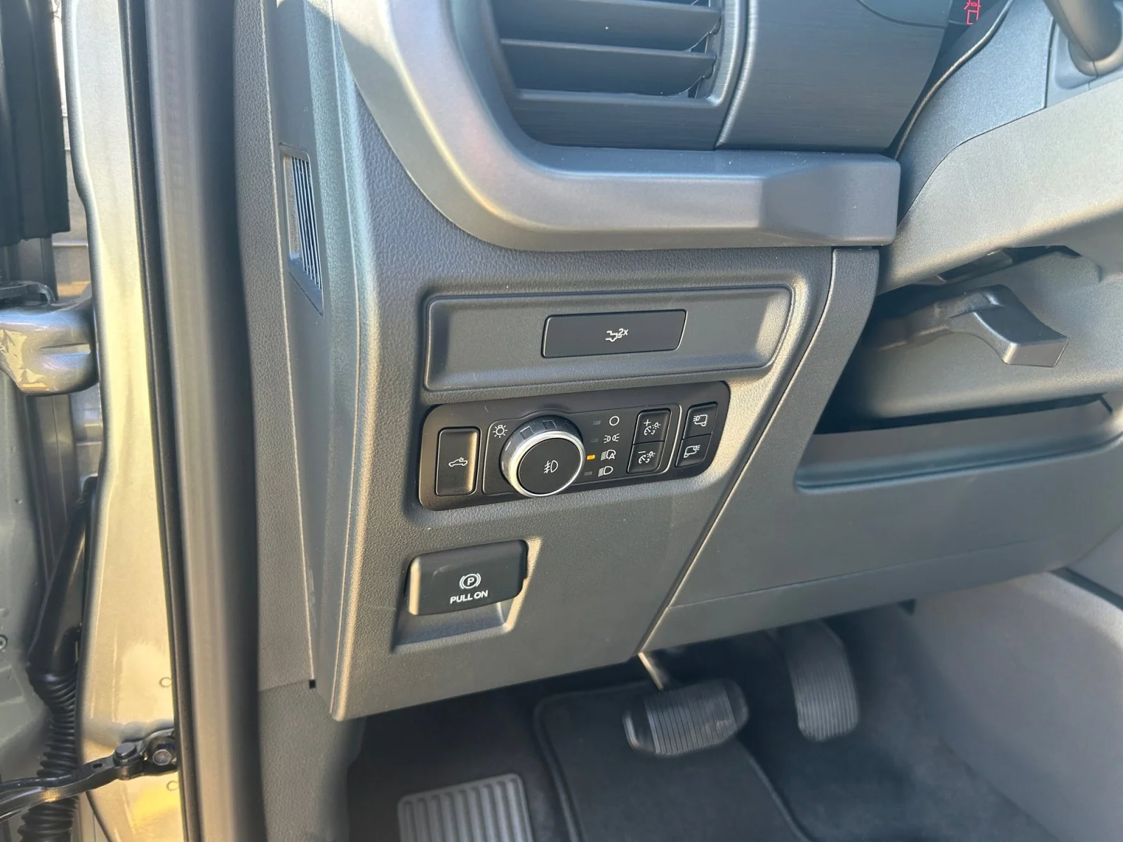 New 2026 Iconic Silver Metallic Ford XLT image 16