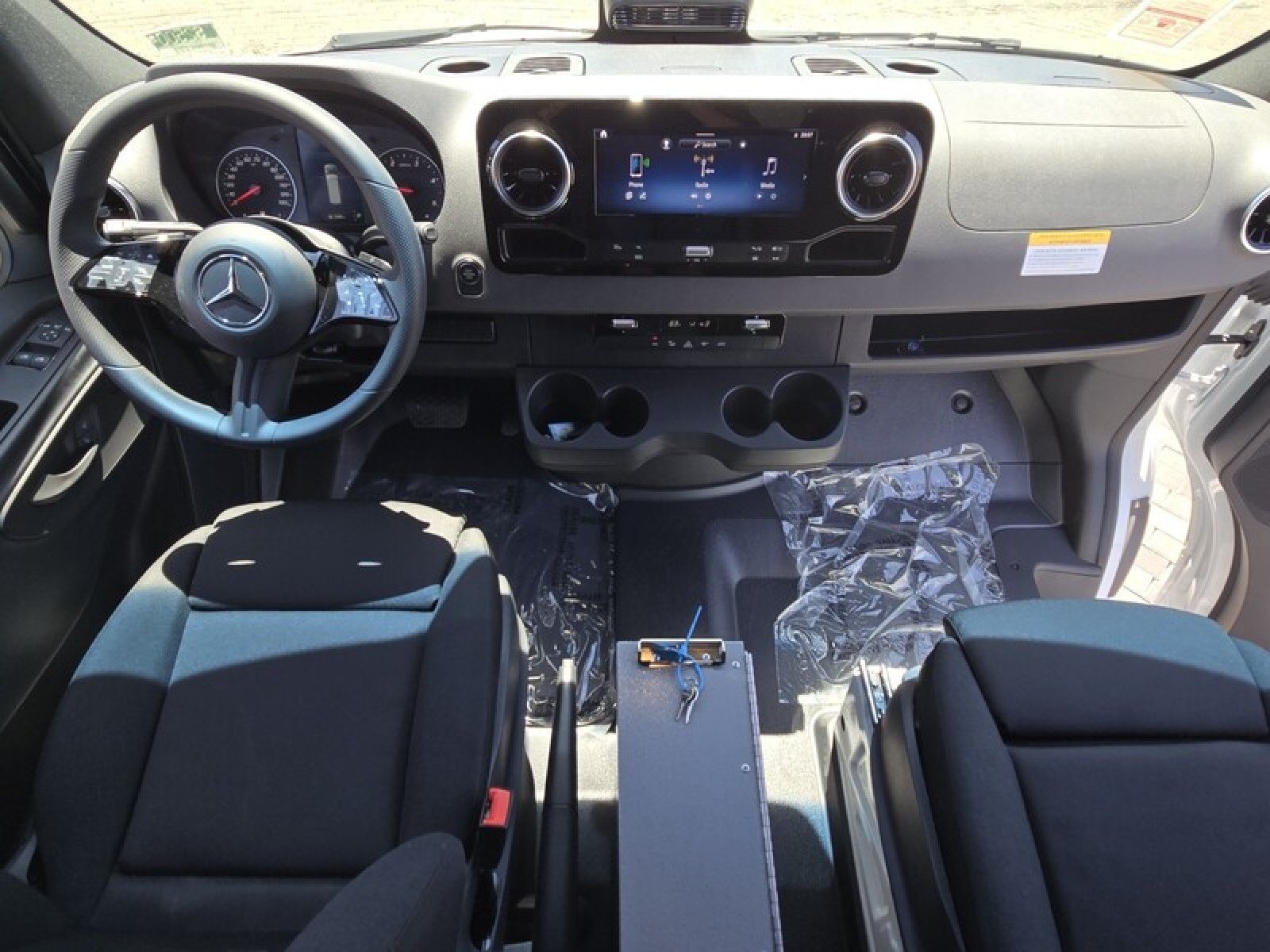 2025 Mercedes-Benz Sprinter Crew Van Base - Photo 17