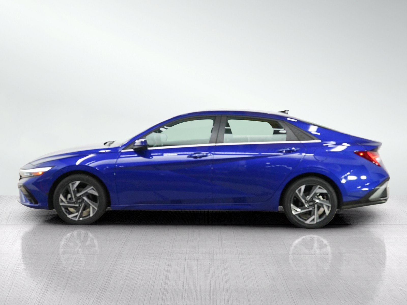 Used 2025 Intense Blue Hyundai SEL Convenience IVT image 2