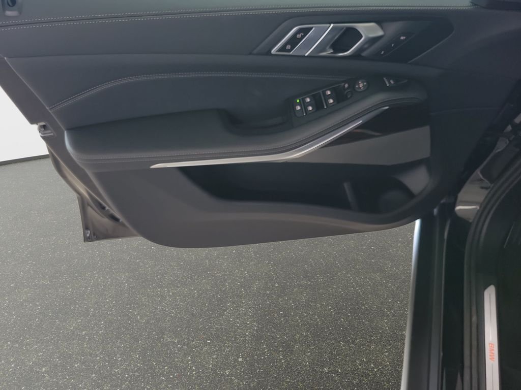 New 2026 Black Sapphire Metallic BMW xDrive40i image 14