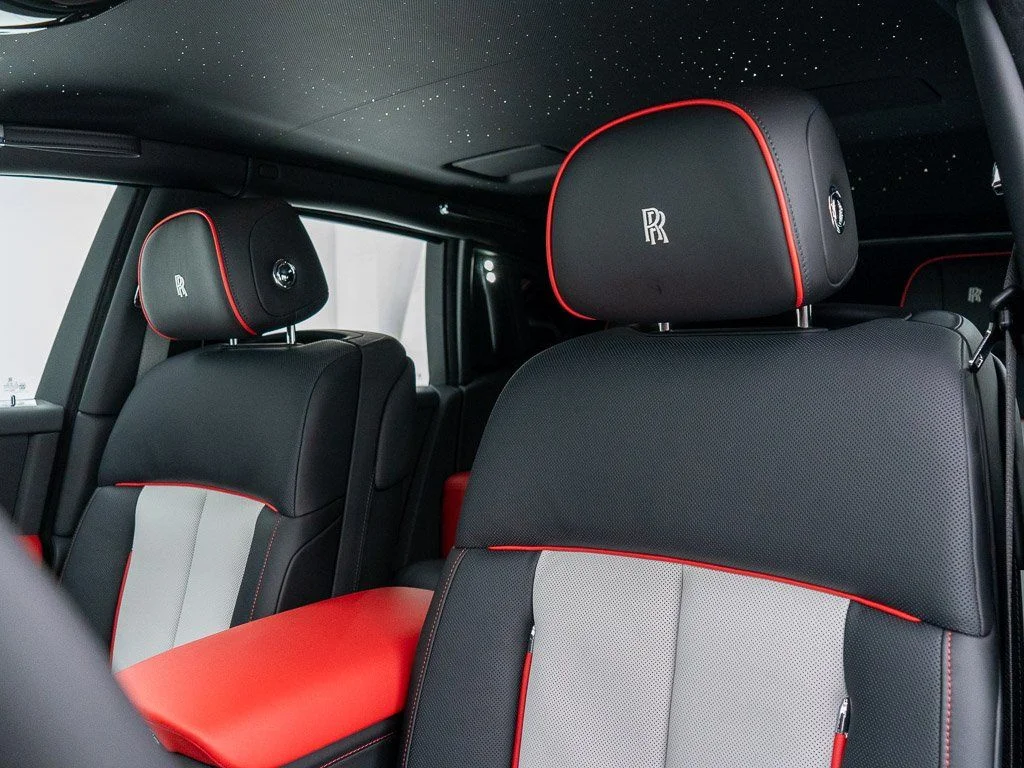Used 2026 Black Diamond over Iguazu Blue Rolls-Royce  image 16