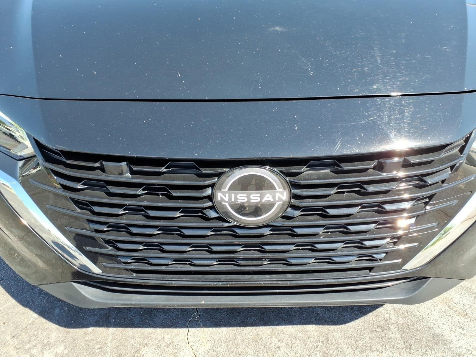 Used 2025 Super Black Nissan SV image 13