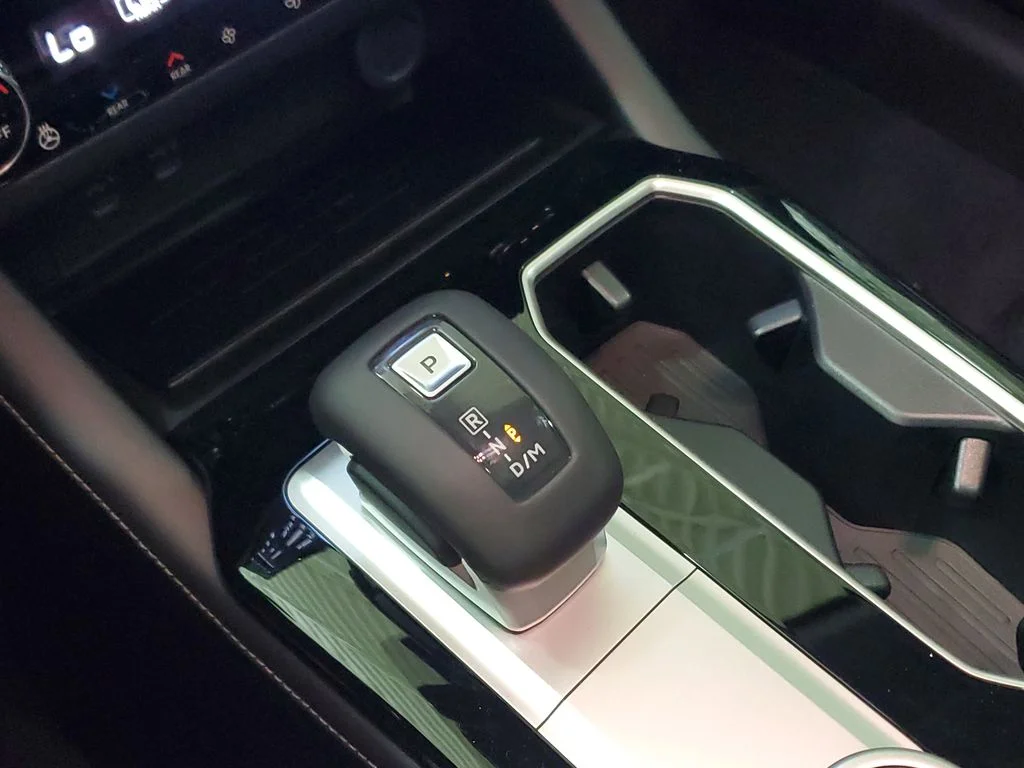 New 2026 Gray Mitsubishi SEL image 30