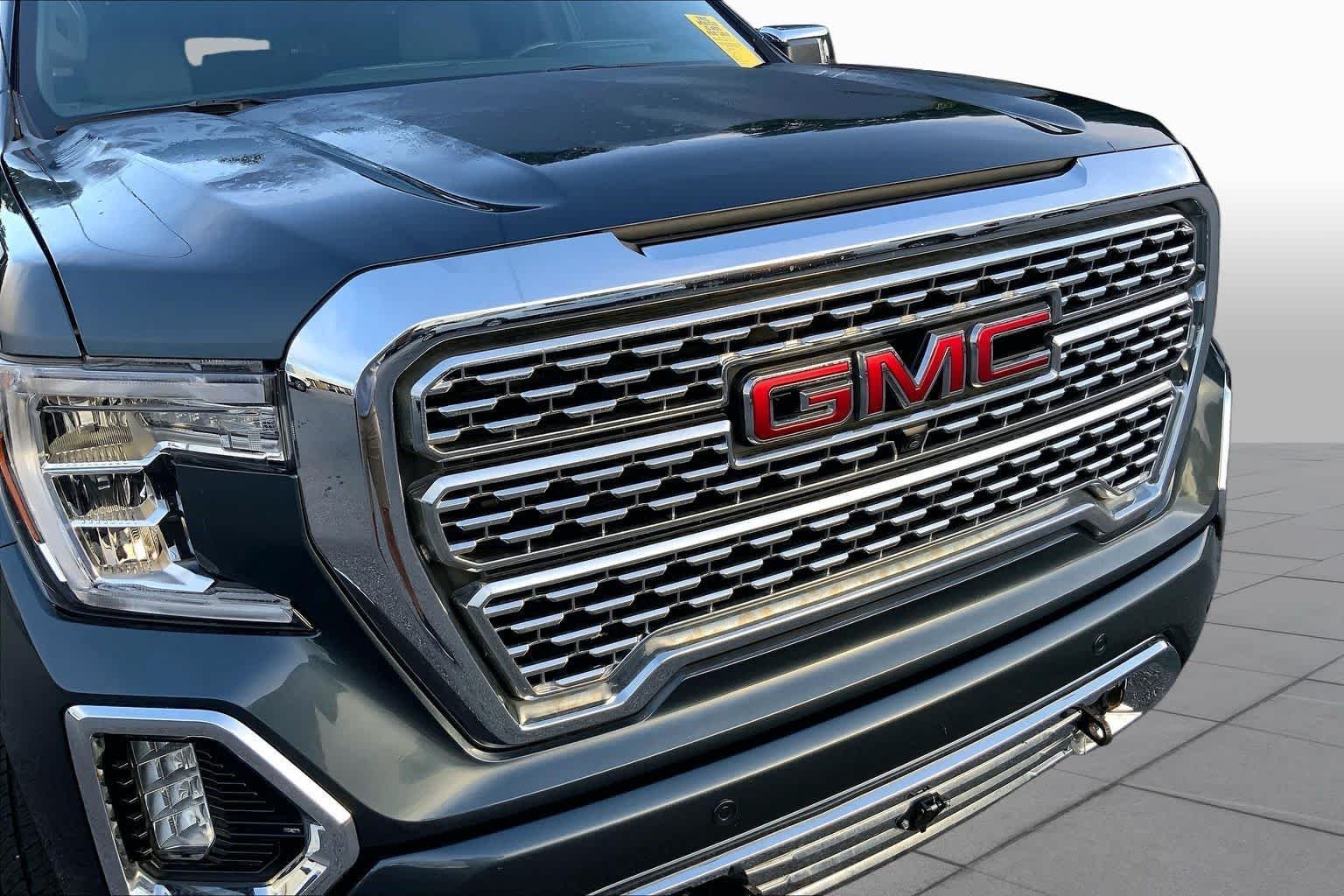 Used 2020 Dark Sky Metallic GMC Denali image 29