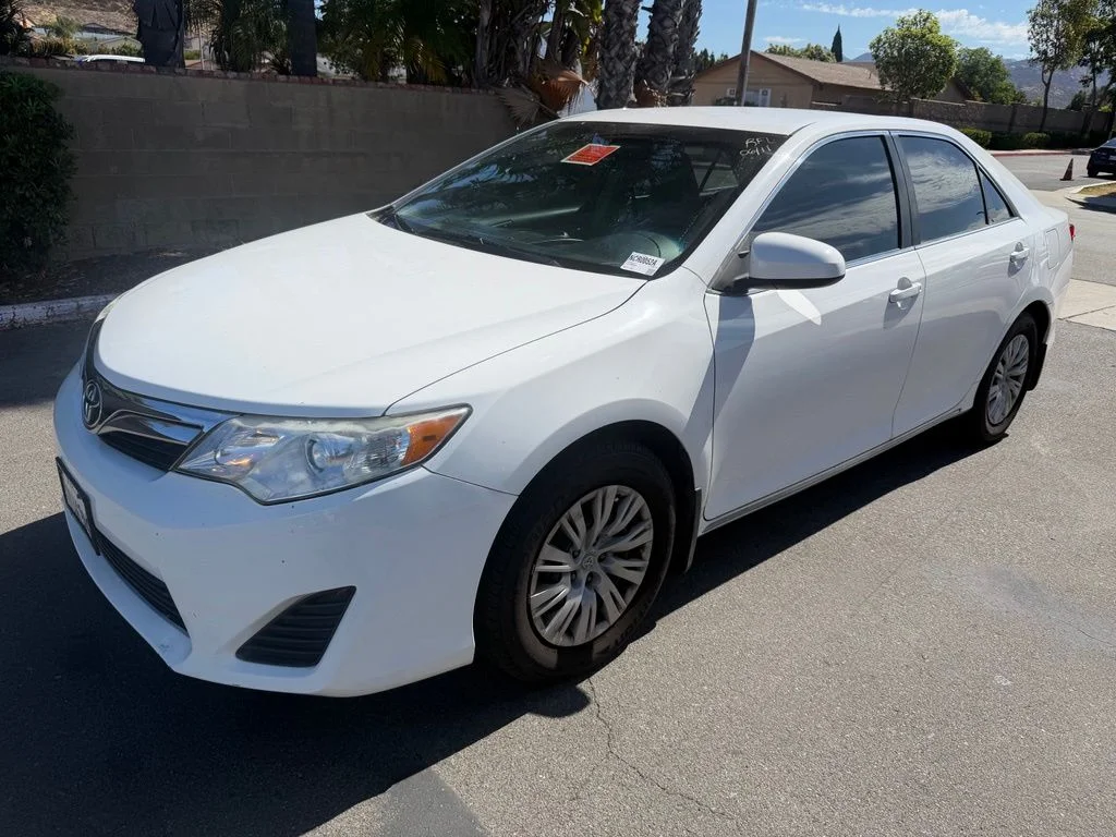 Used 2012 White Toyota LE image 4