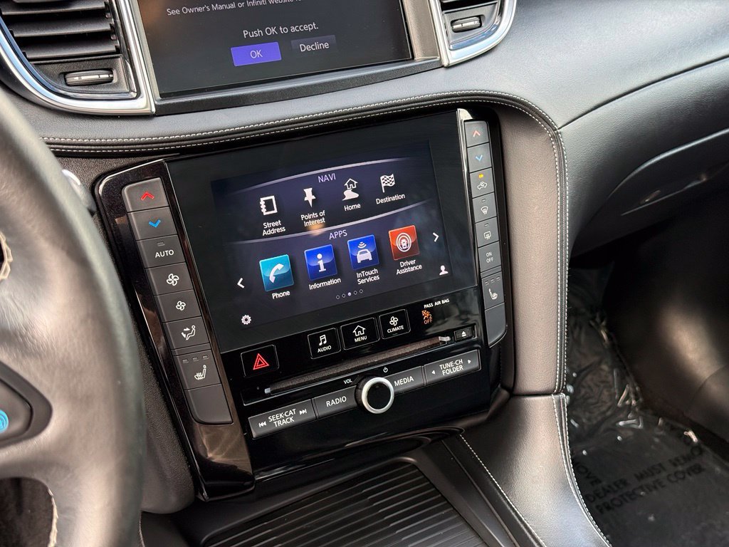 Used 2019 White INFINITI ESSENTIAL image 9