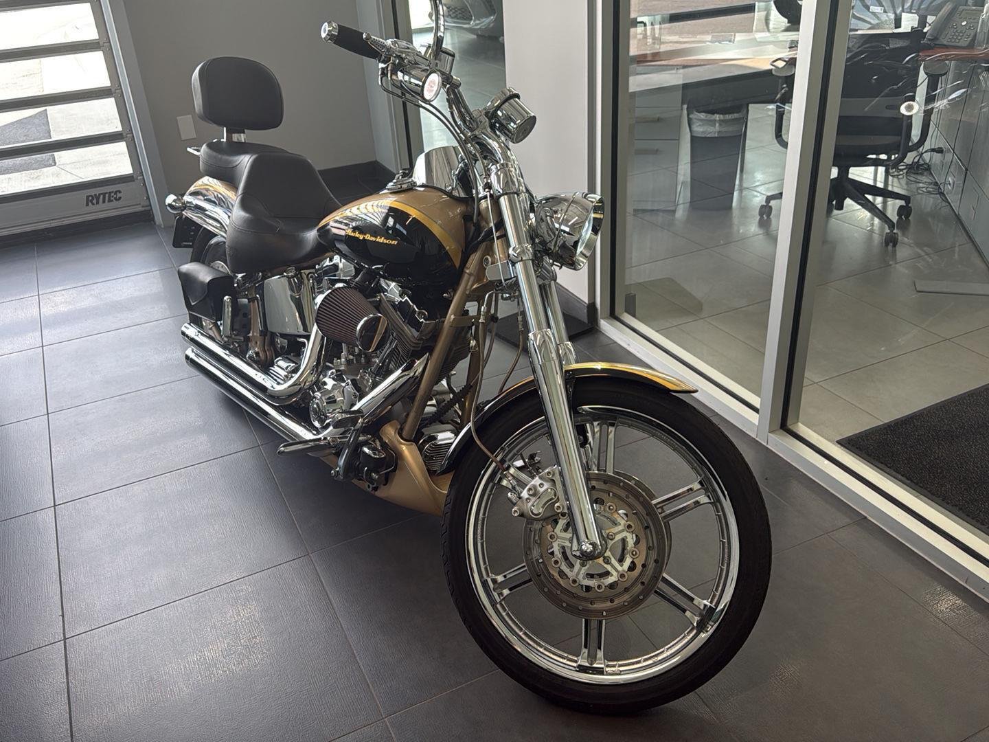 Used 2003 gold Harley Davidson Screaming Eagle image 3