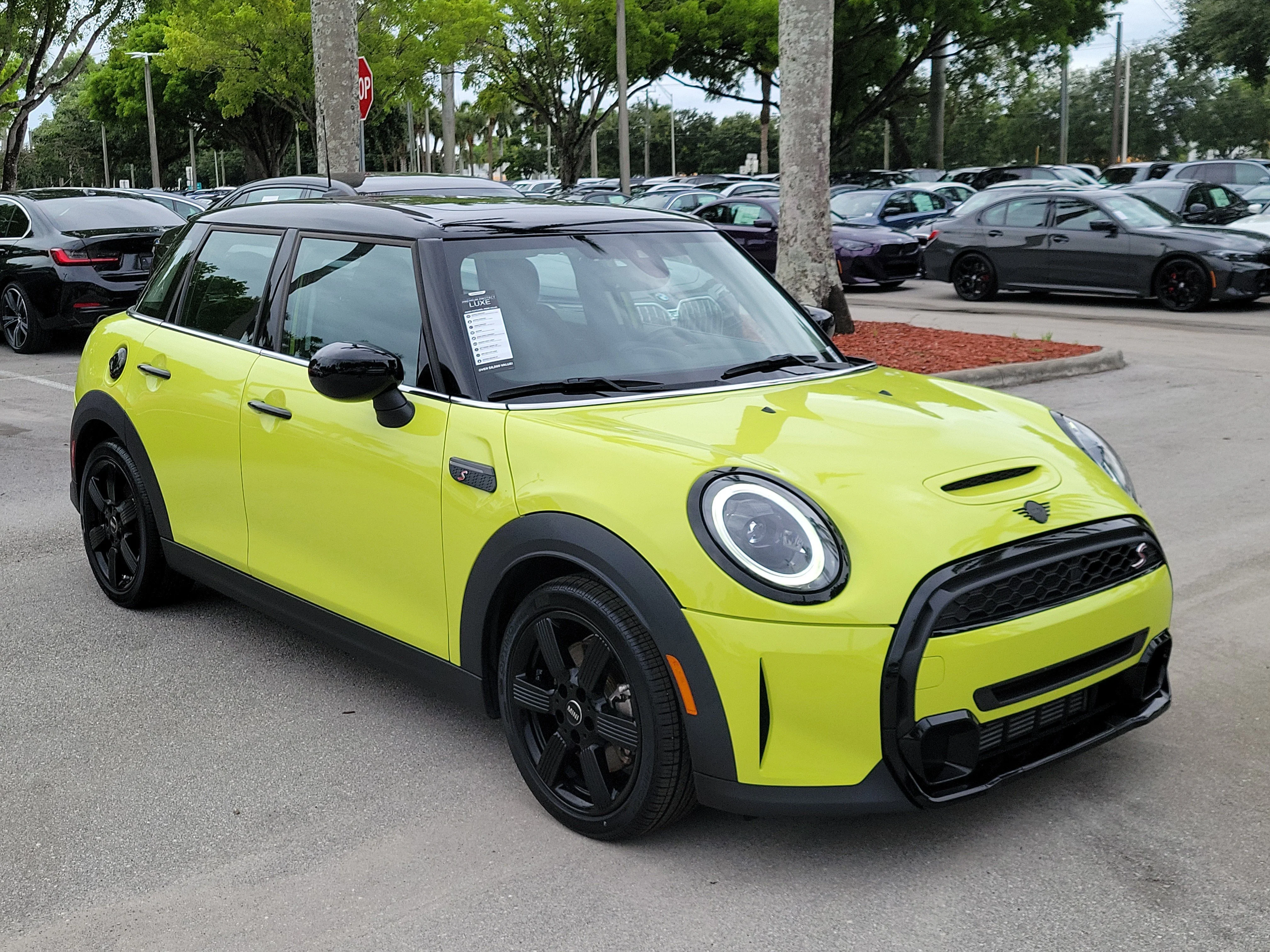 2023 MINI Hardtop Cooper S's photo