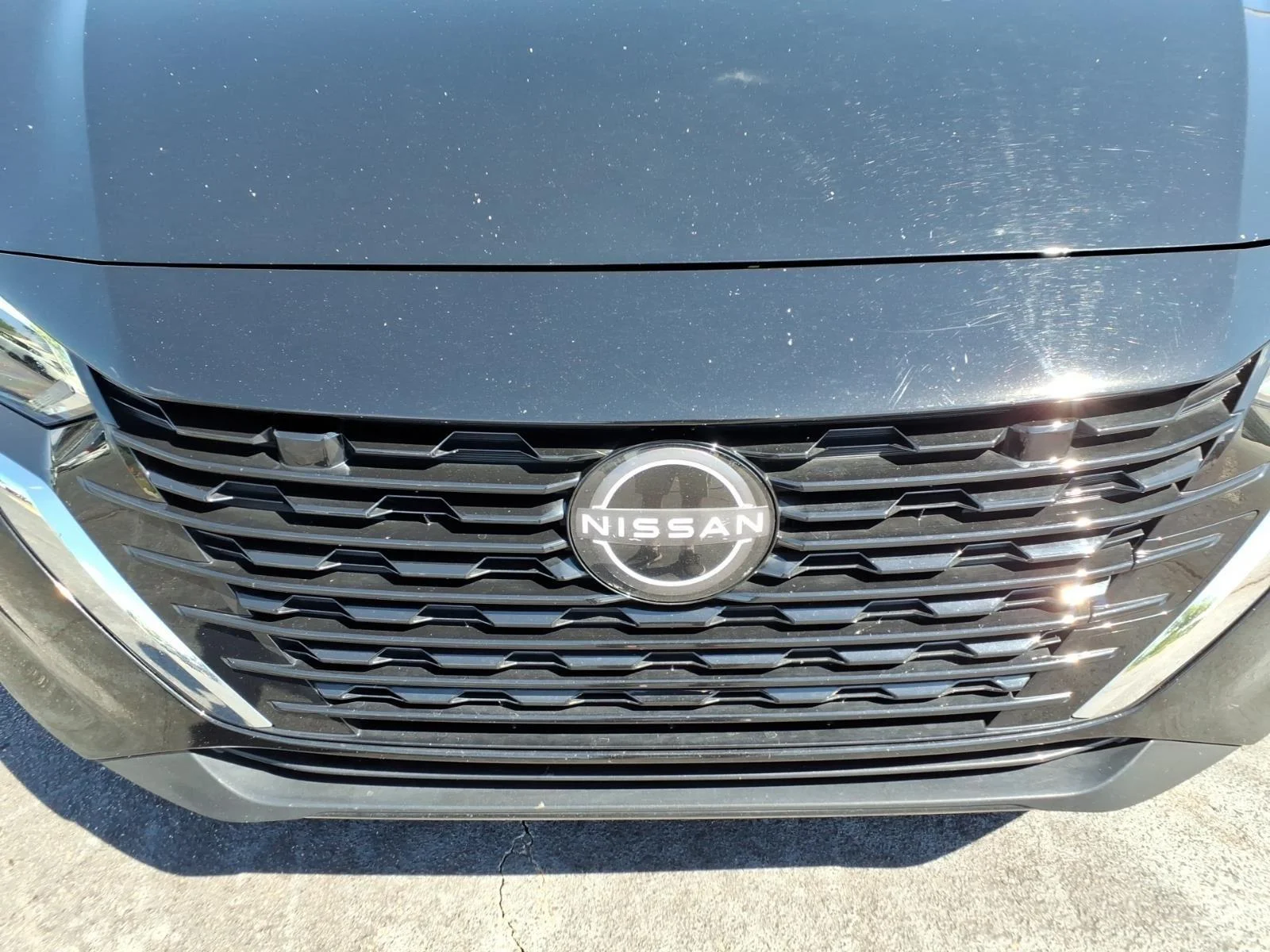 Used 2025 Super Black Nissan SV image 13