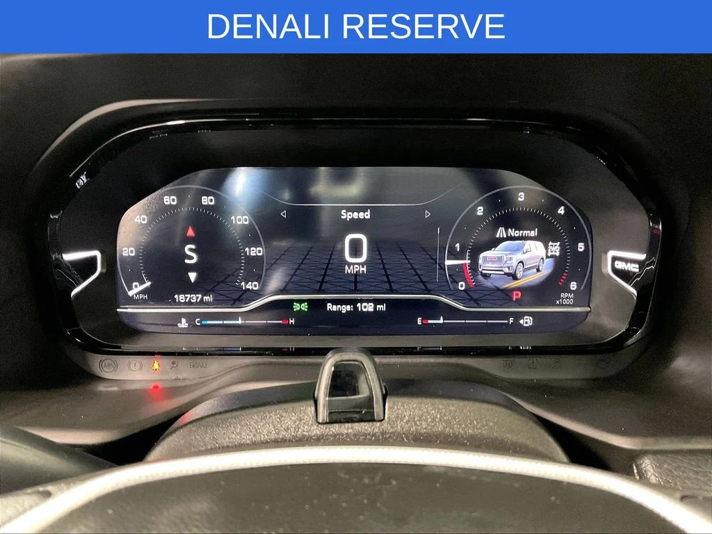 Used 2024 White GMC Denali image 26