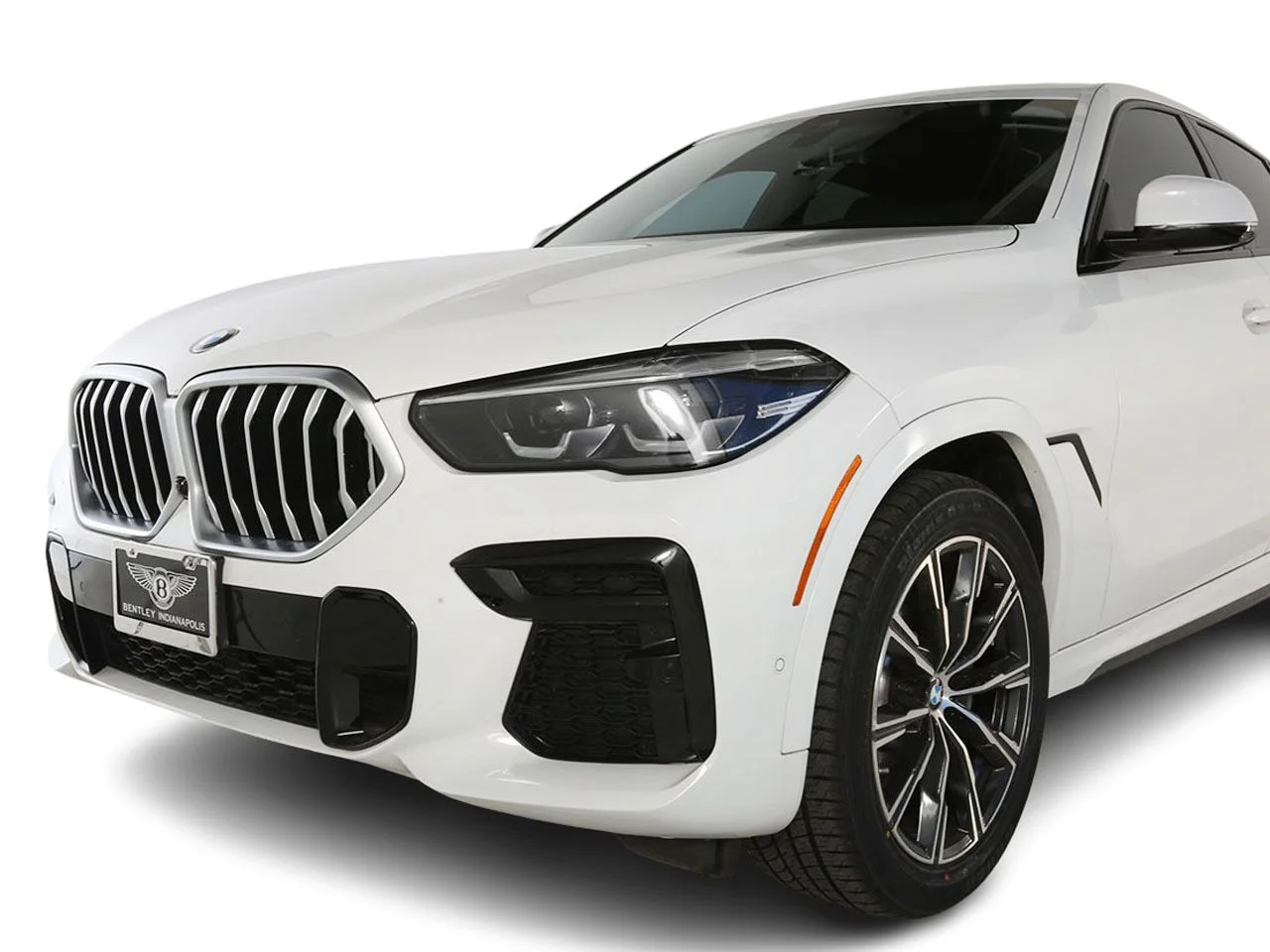 Used 2023 White BMW xDrive40i image 4